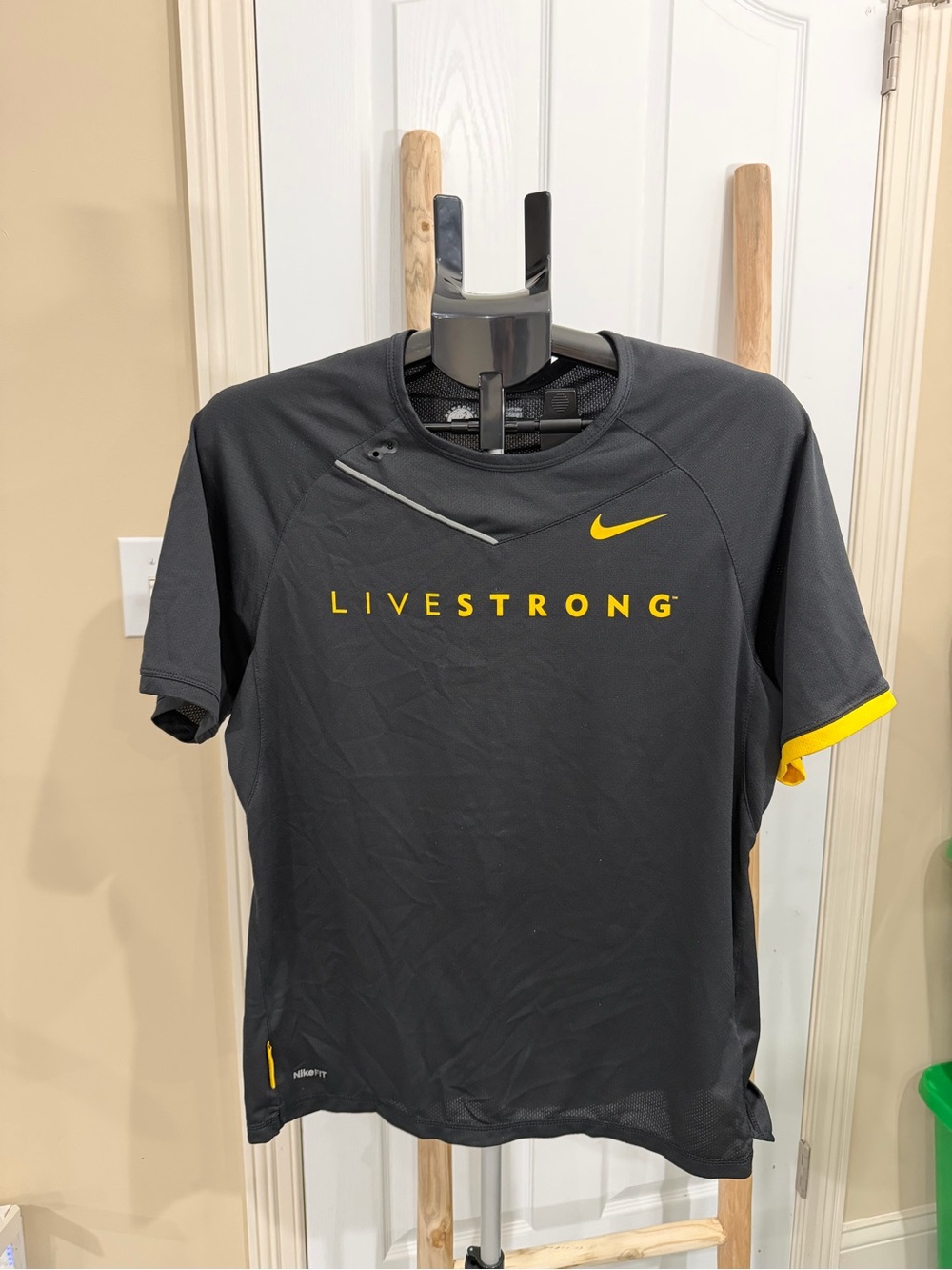 Nike Dri-Fit Livestrong Bowerman Series Performance Gym Shirt Men’s Medium